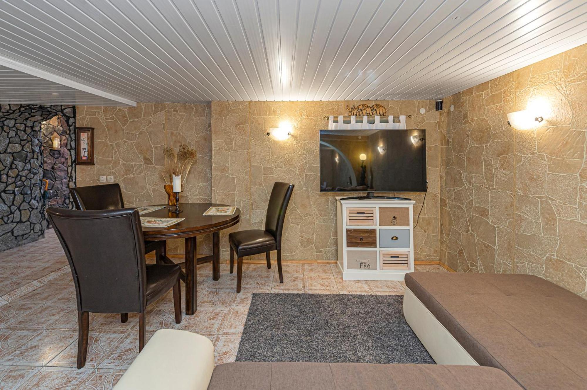 Spacious Studio Apartment By Polo Apartments Kaunas Exterior photo